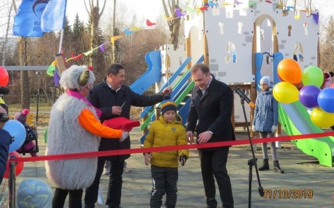 31 октября состоялось торжественное открытие детской площадки в сквере 